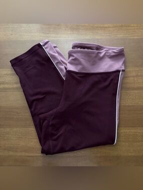 Aeropostale Cropped Purple Active Leggings